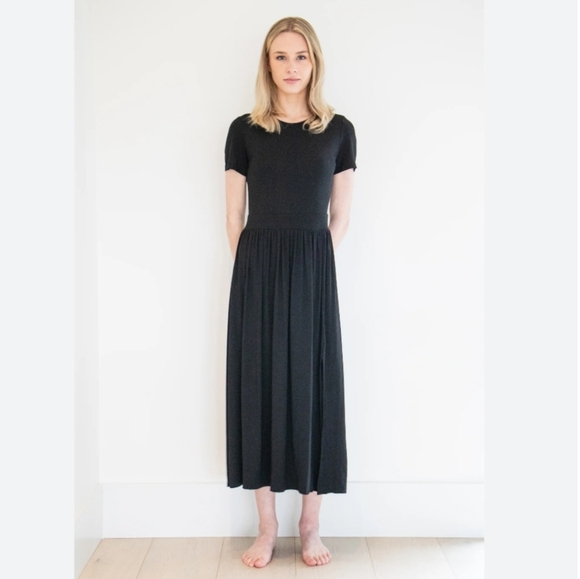 Priv Dresses & Skirts - NWT Priv Perah Dress Size L Soft & Stretchy!